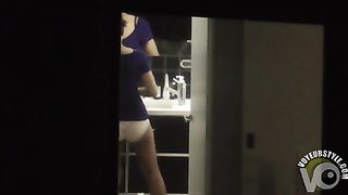Nice-looking neighbor appears butt naked in the kitchen--_short_preview.mp4