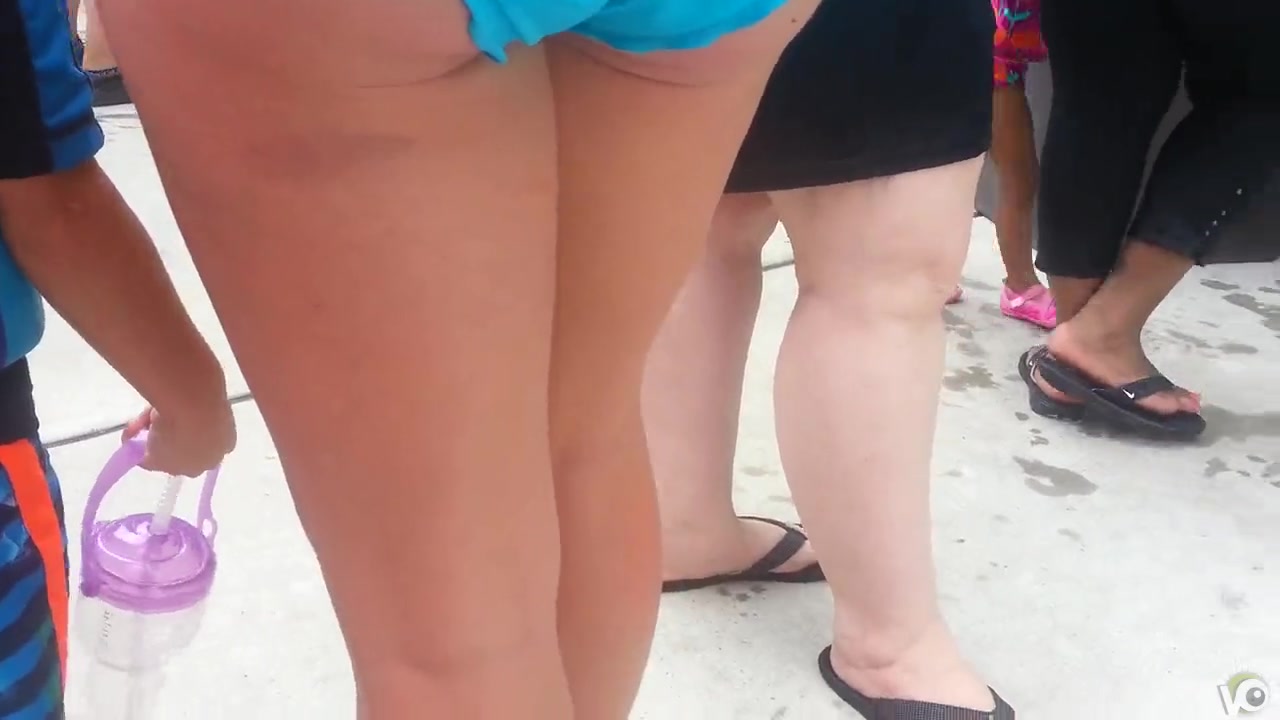 Hot ass in blue bikini bottoms