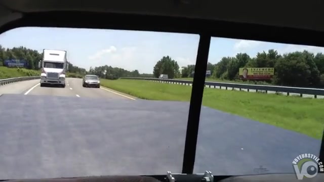 Girlfriend drives down the highway topless