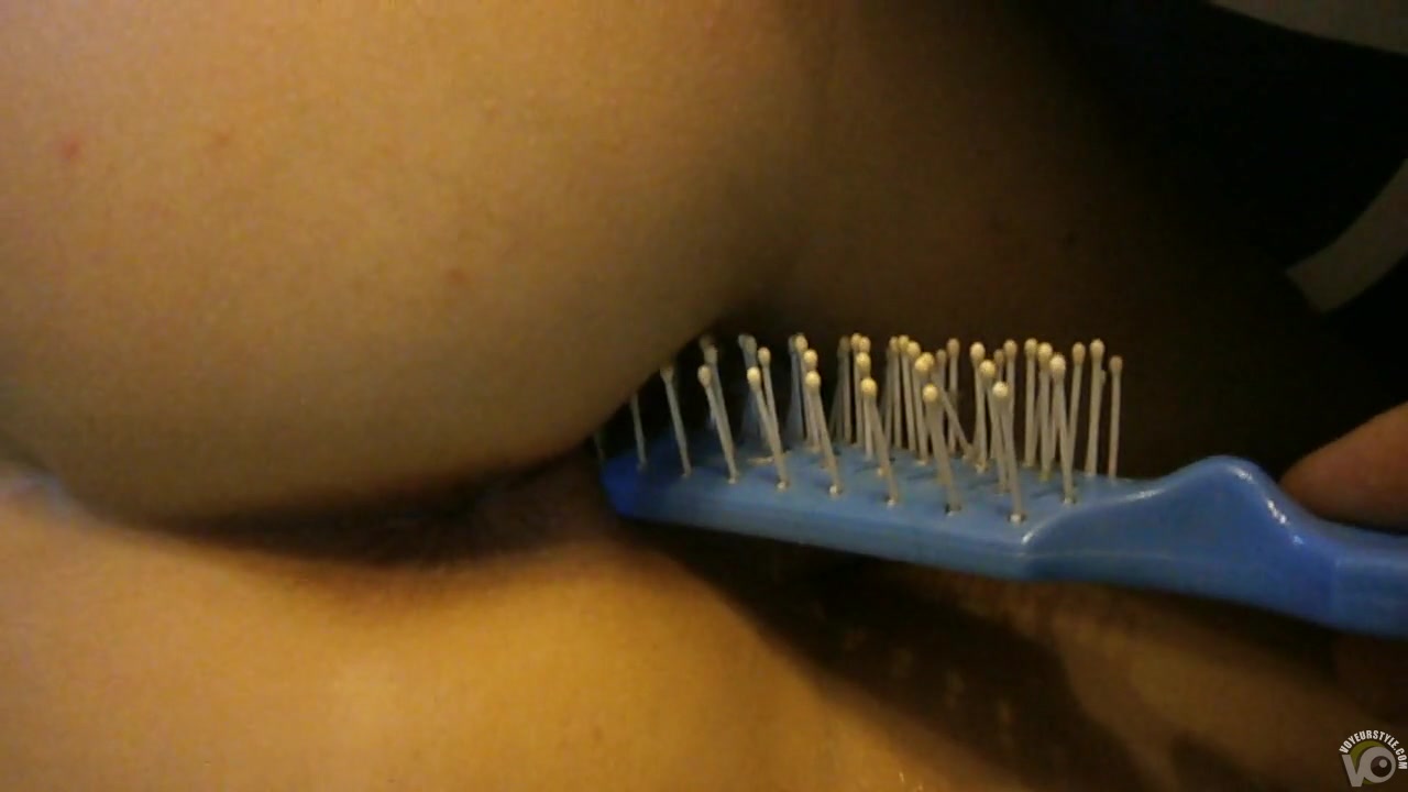 My GF gets her pussy pounded with a hair brush