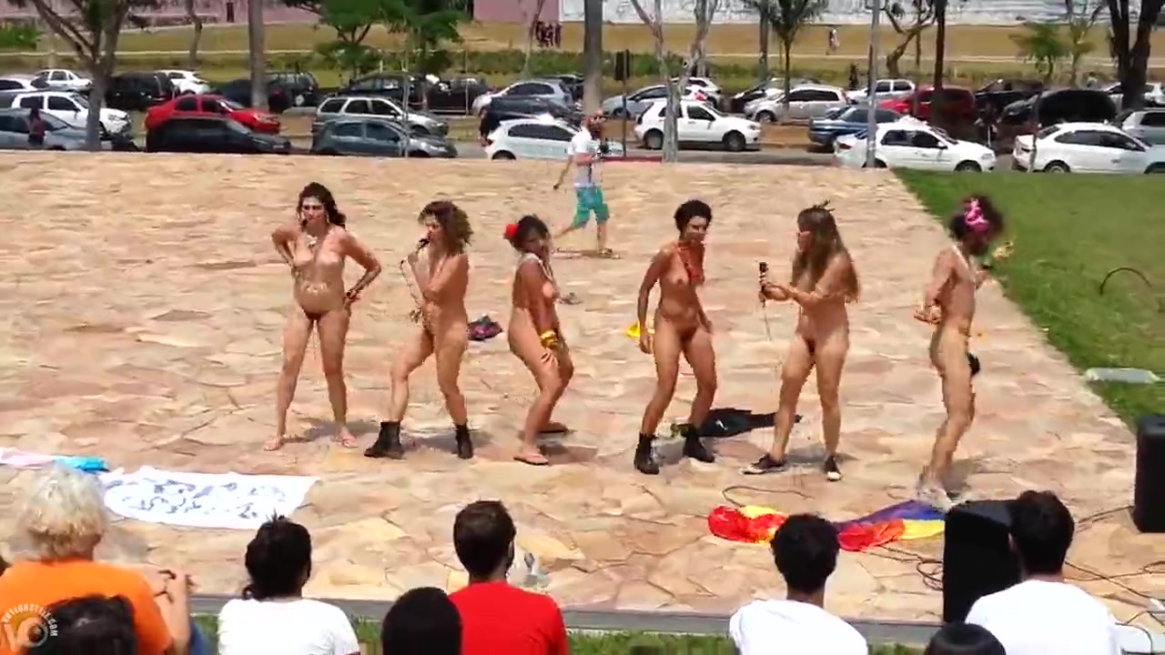 nude girls dancing clip