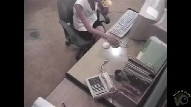 Morning masturbation with amateur at the office