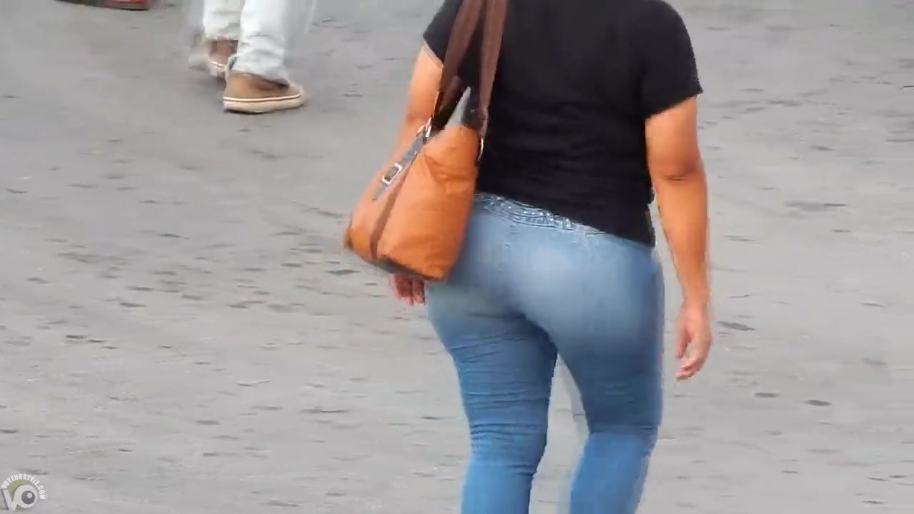 Mature bums can be so great!
