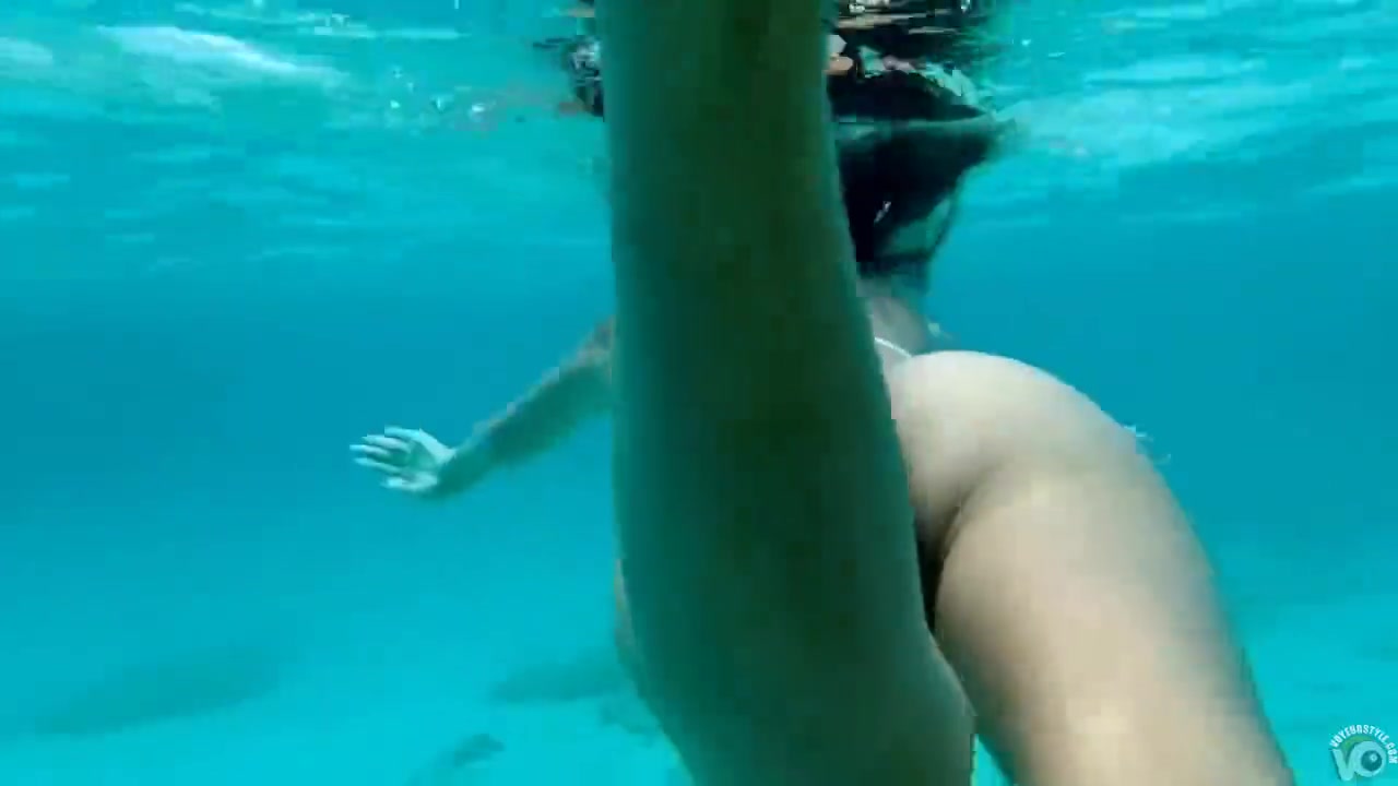 Naked pussy under the blue water