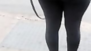 Sporty big booty in yoga pants in New York--_short_preview.mp4