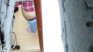 Spying on a hot ass beauty in a changing room--_short_preview.mp4