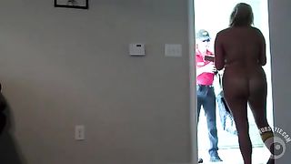 Milf exposes her naked body to delivery person--_short_preview.mp4