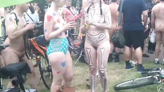 Bicycle parade with the nude people--_short_preview.mp4