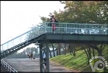 Japanese hooker flashes people in the amusement park