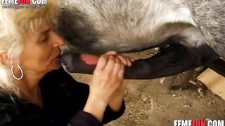Blonde zoo slut takes off her panties to ride a giant cock of a horse and sucks it nastily--_short_preview.mp4