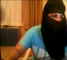 Two filthy Arab women flash their goodies on webcam