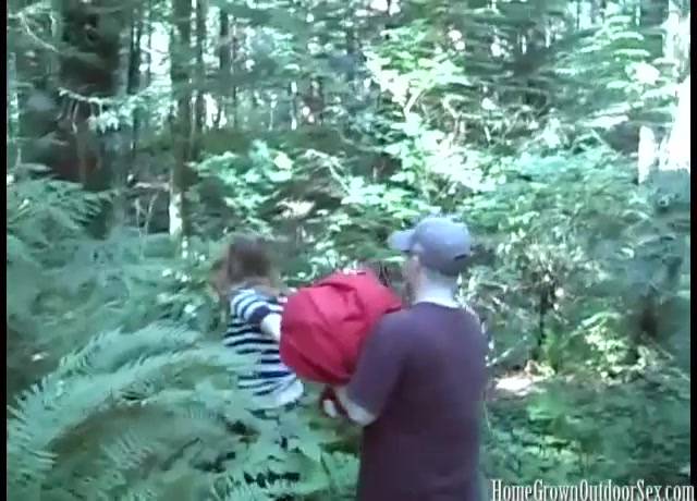 Amateur couple goes for a hike and fucks in the woods