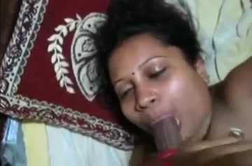 Indian wife knows how to give amazing head