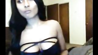 This Indian webcam model has a welcoming smile and big boobs to enjoy--_short_preview.mp4