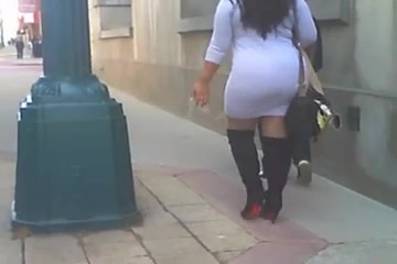 Incredible thick ass of a curvaceous random brunette lady